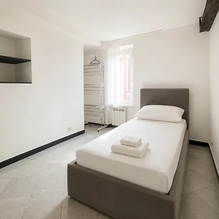 Sea View, 2 Bedrooms, Wifi Genoa