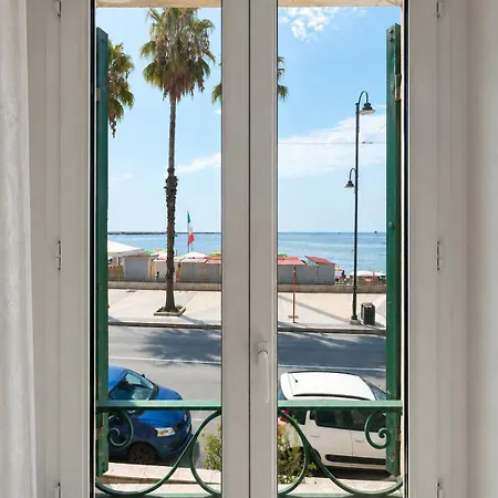 Sea View, 2 Bedrooms, Wifi *