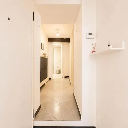 Sea View, 2 Bedrooms, Wifi Apartment Genoa